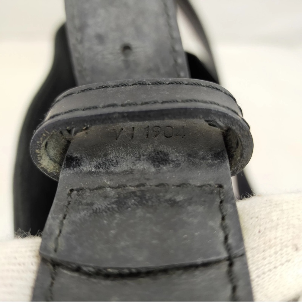 Louis Vuitton Black Epi Sac D’Epaule GM - Picture 8 of 8